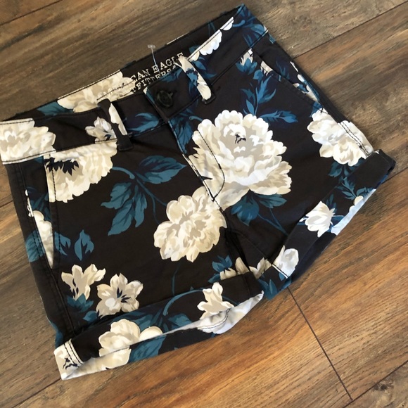 American Eagle Shorts - Picture 5 of 5